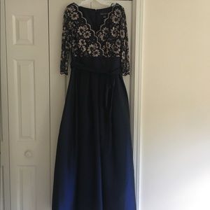 Jessica Howard navy gown